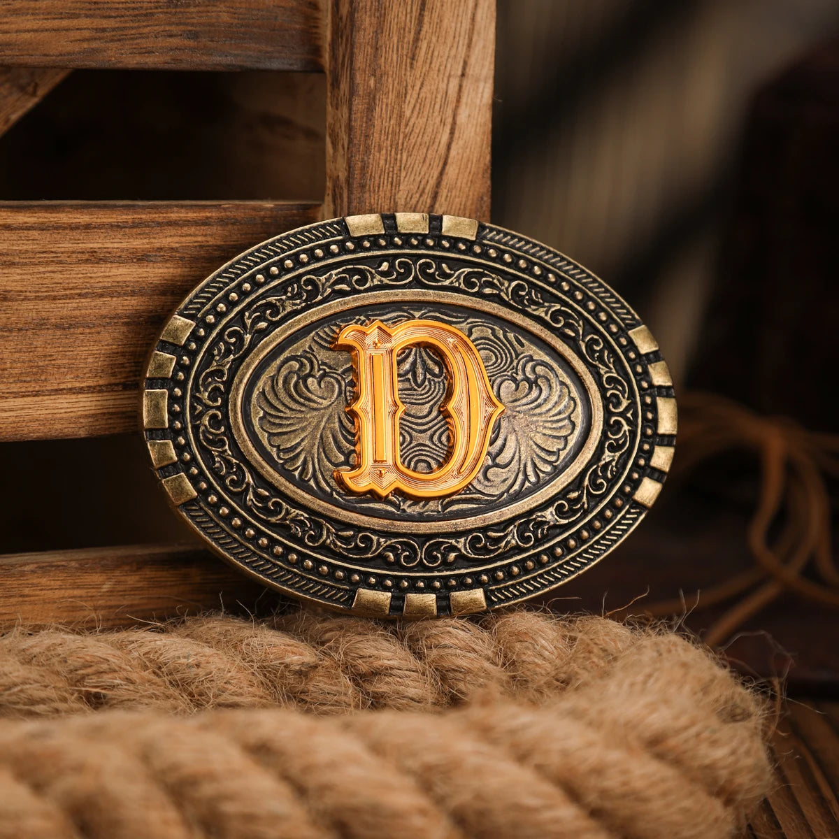 Une boucle de ceinture en métal de style occidental pour hommes et femmes, avec une boucle de ceinture unique, rétro et nouvelle