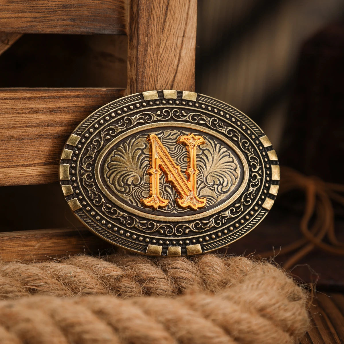 Une boucle de ceinture en métal de style occidental pour hommes et femmes, avec une boucle de ceinture unique, rétro et nouvelle