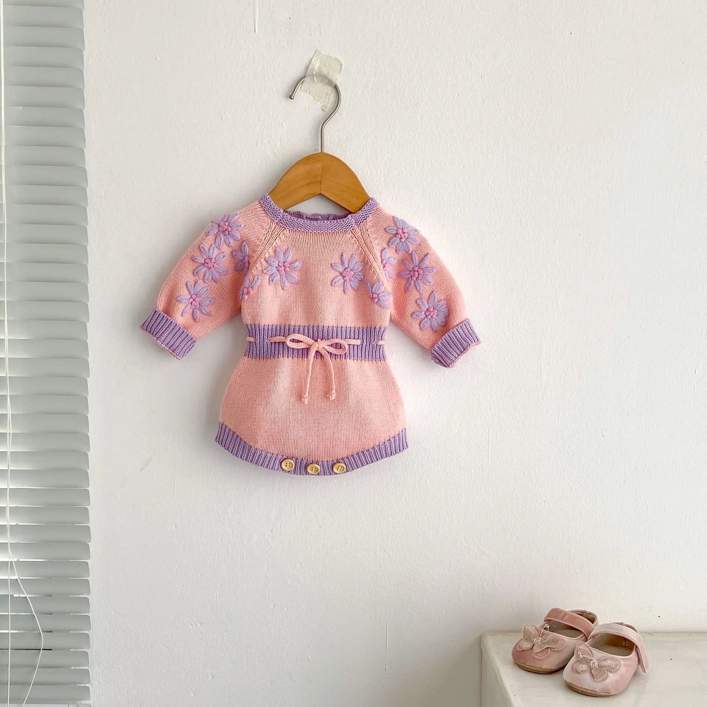 New autumn clothing for babies aged 0-2, cute baby girl color blocked long sleeved jumpsuit