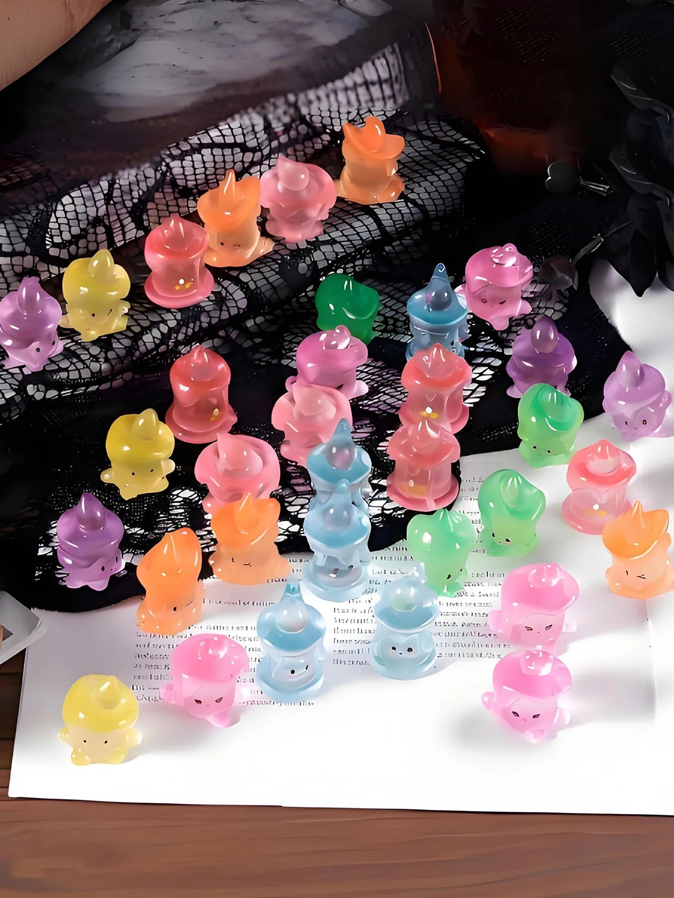 10pcs Halloween Luminous Mini Resin Candles Glow in The Dark Halloween Candelabra Miniature Ghost Candle Decor for Halloween Par