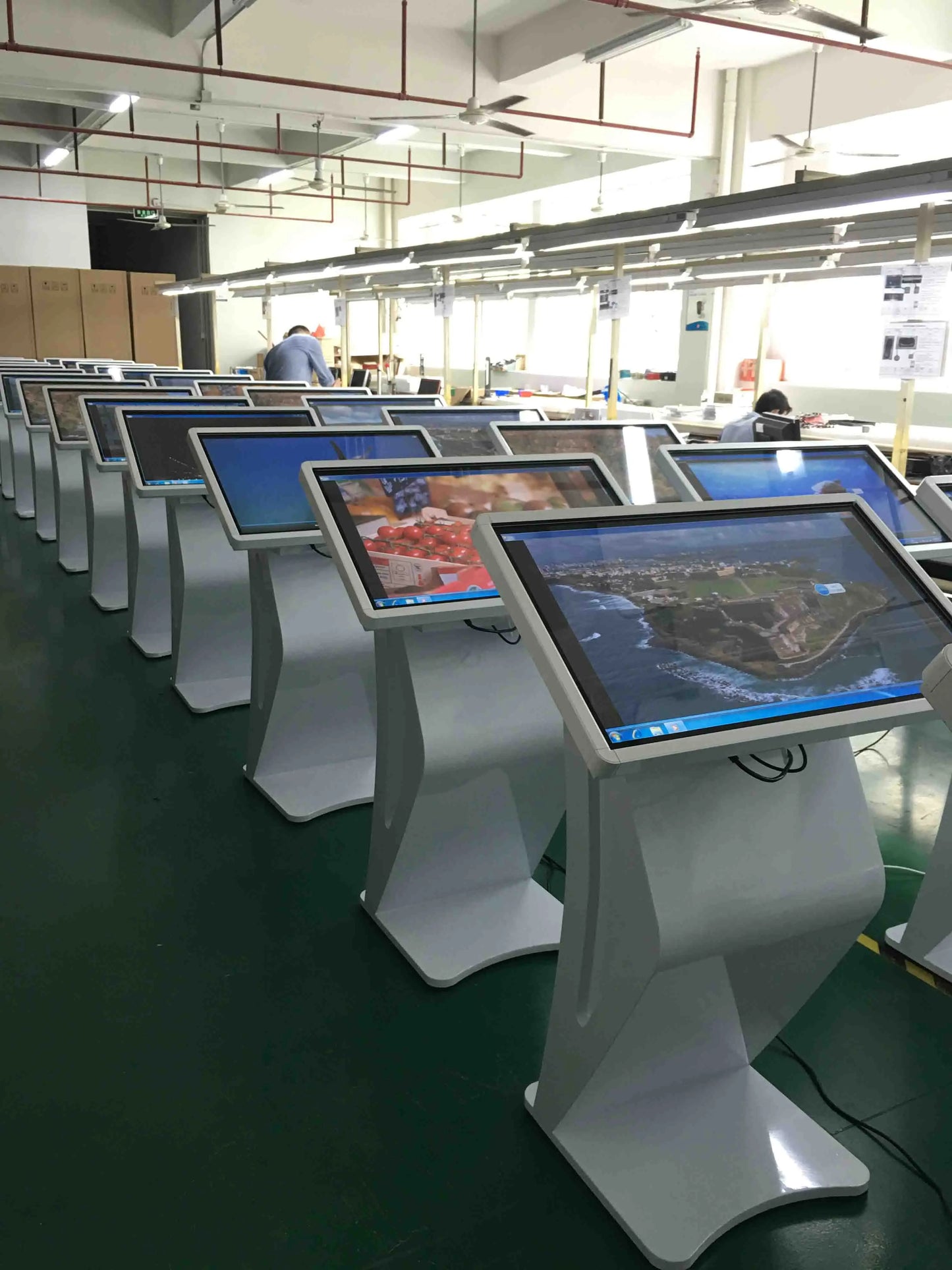 21.5 32 43 pouces centre commercial Android écran tactile interactif affichage de signalisation numérique support de sol Lcd kiosque d'auto-service