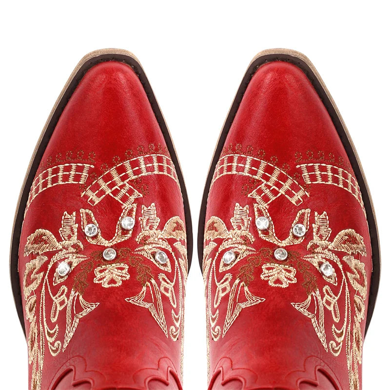 Bottes de cowboy blanches brodées Onlymaker pour femmes, à talon bloc, bout pointu, ornées de cristaux, style cowgirl.