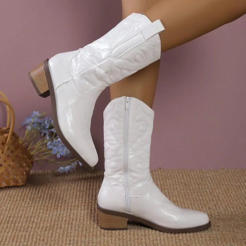 Bottes de cowboy western pour femmes, chaussures roses brillantes métalliques brodées à bout pointu et à talons aiguilles, disponibles en dropshipping.