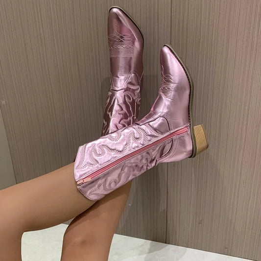 Bottes de cowboy western pour femmes, chaussures roses brillantes métalliques brodées à bout pointu et à talons aiguilles, disponibles en dropshipping.