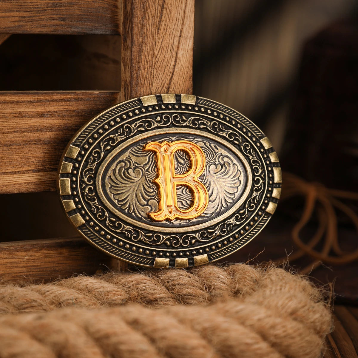 Une boucle de ceinture en métal de style occidental pour hommes et femmes, avec une boucle de ceinture unique, rétro et nouvelle