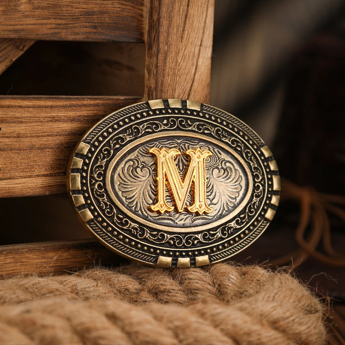 Une boucle de ceinture en métal de style occidental pour hommes et femmes, avec une boucle de ceinture unique, rétro et nouvelle