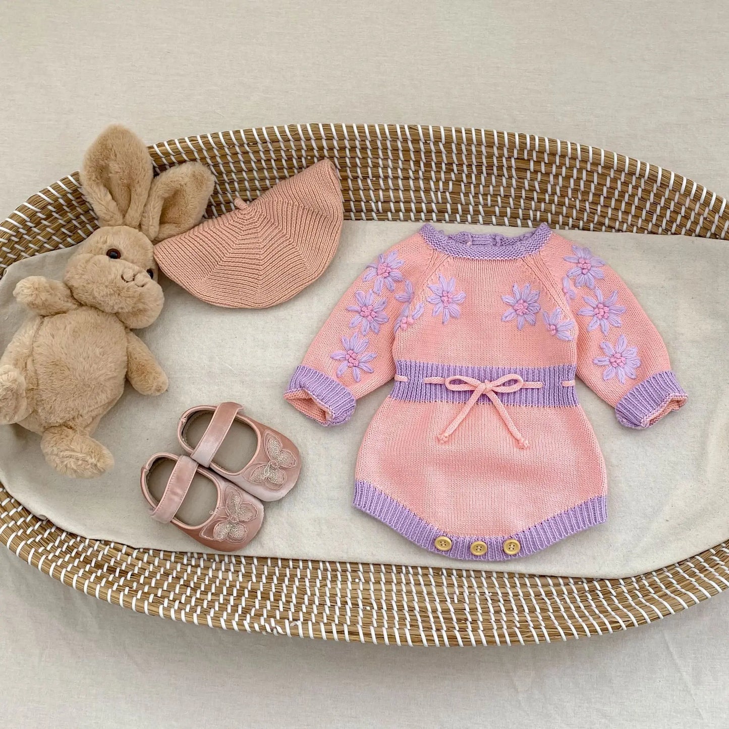 New autumn clothing for babies aged 0-2, cute baby girl color blocked long sleeved jumpsuit