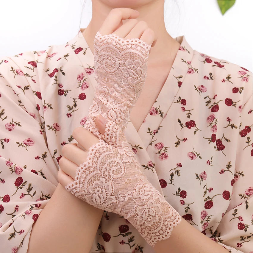 1 Pair Summer Autumn Sexy Lace Gloves Girls Women Sunscreen Short Gloves Fingerless Driving Gloves Half Finger Mittens Elastic