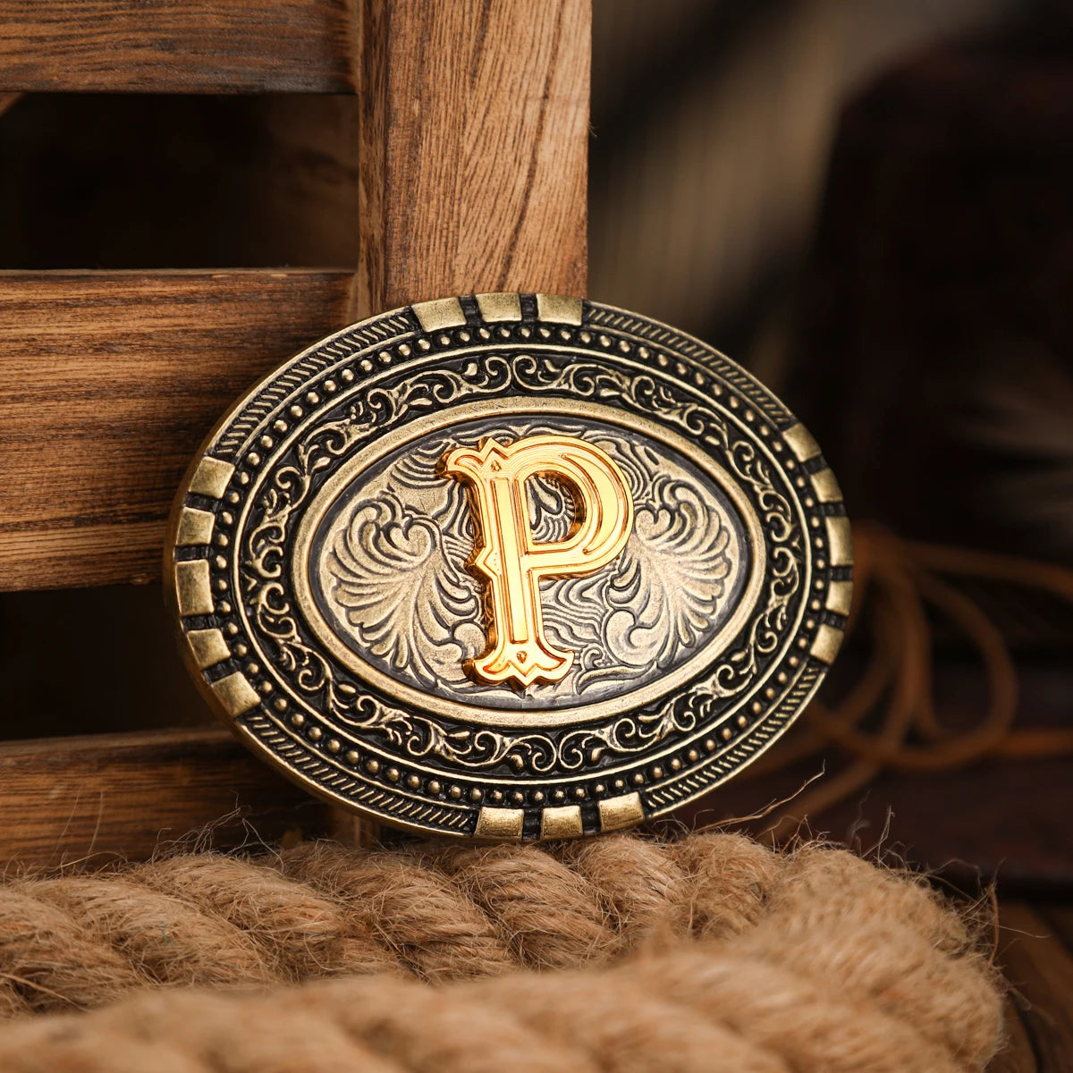 Une boucle de ceinture en métal de style occidental pour hommes et femmes, avec une boucle de ceinture unique, rétro et nouvelle