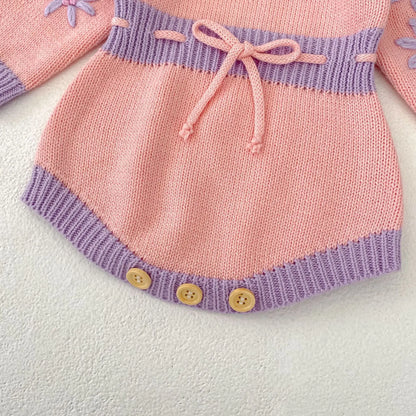 New autumn clothing for babies aged 0-2, cute baby girl color blocked long sleeved jumpsuit