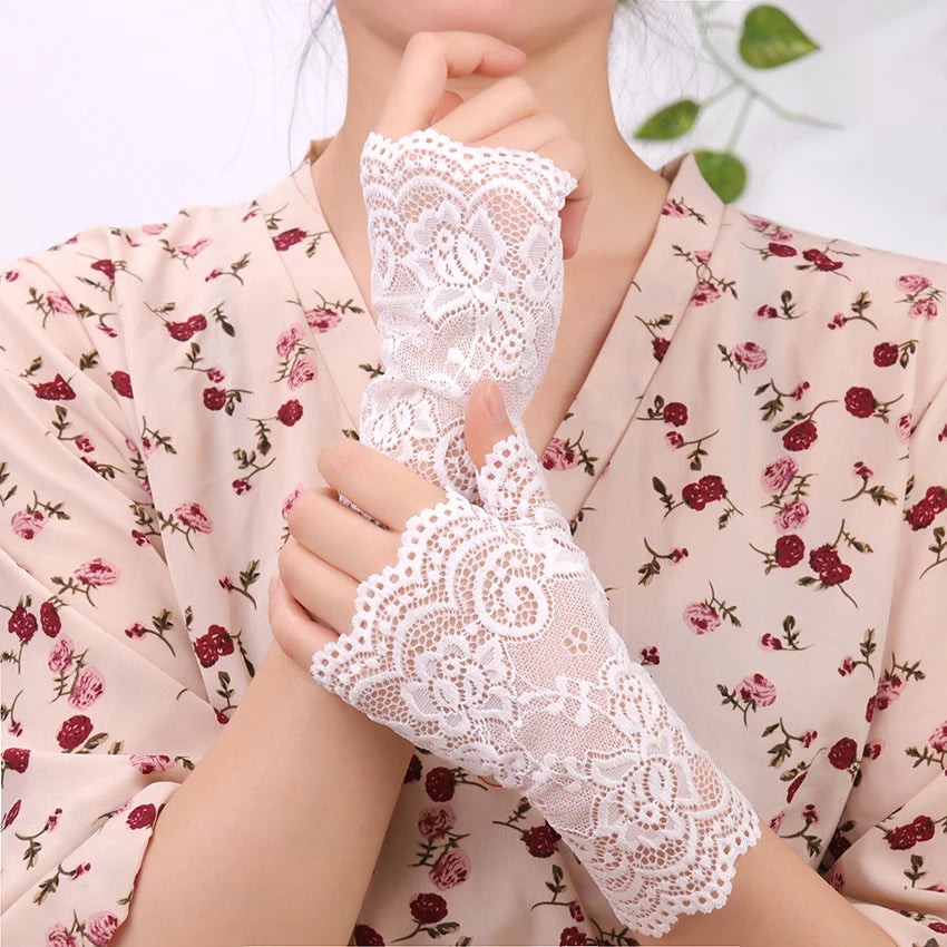 1 Pair Summer Autumn Sexy Lace Gloves Girls Women Sunscreen Short Gloves Fingerless Driving Gloves Half Finger Mittens Elastic