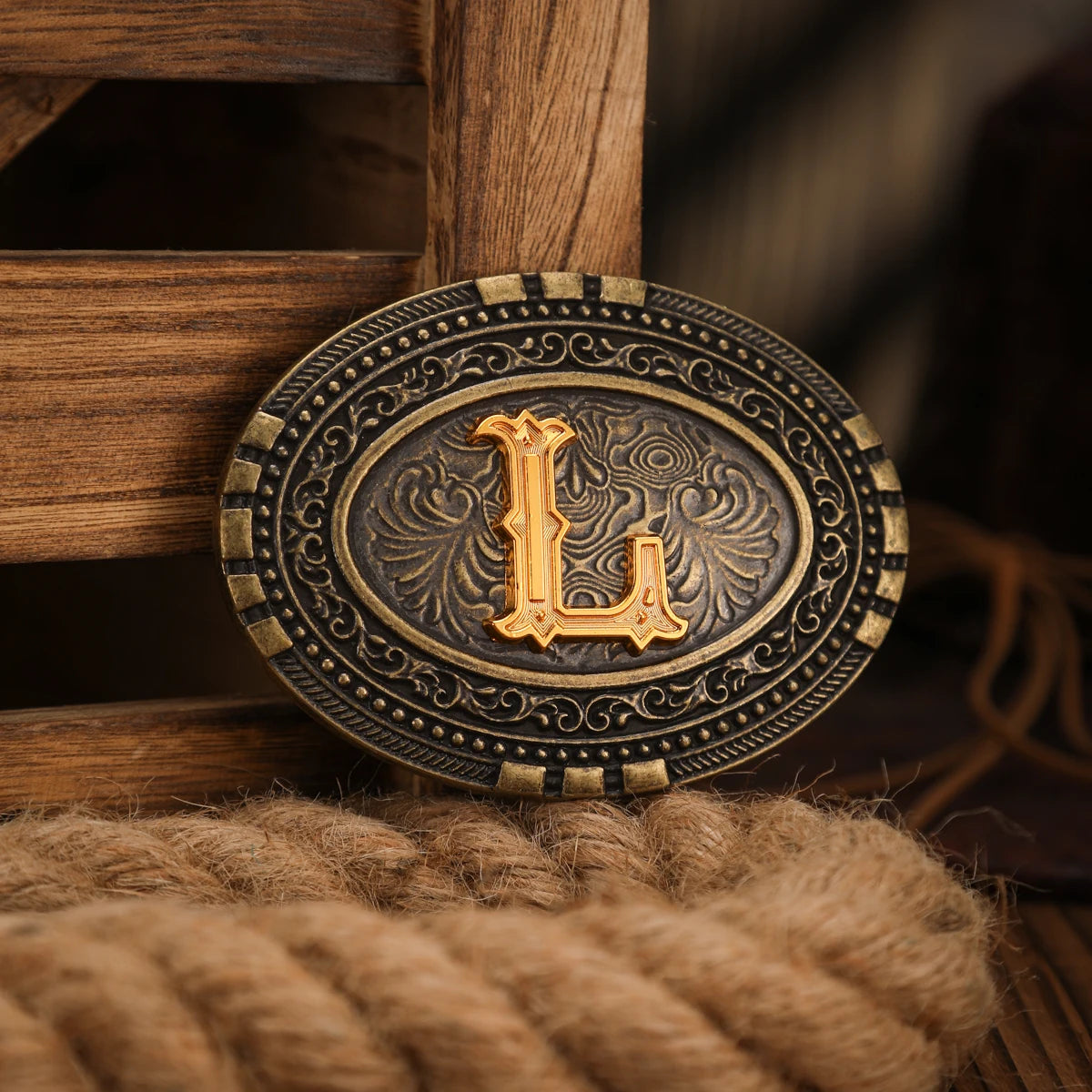 Une boucle de ceinture en métal de style occidental pour hommes et femmes, avec une boucle de ceinture unique, rétro et nouvelle